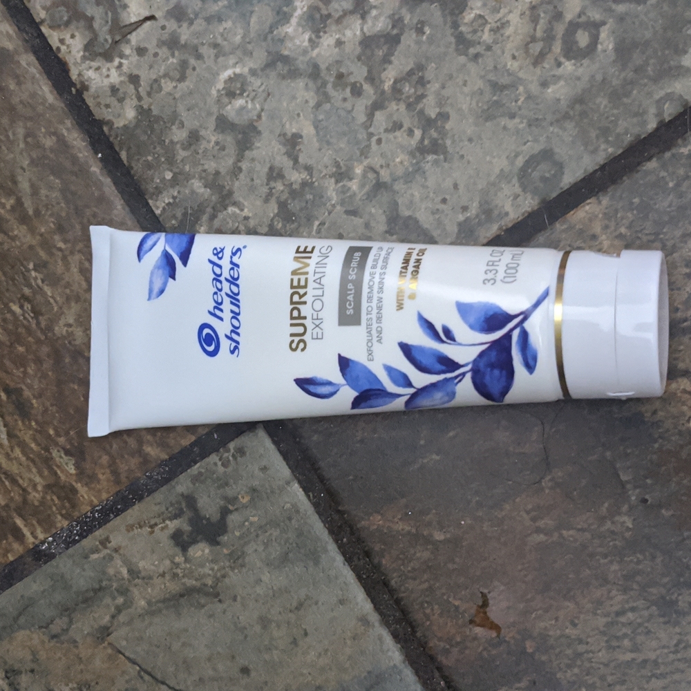 Head and Shoulders Supreme Exfoliating Scalp Scrub